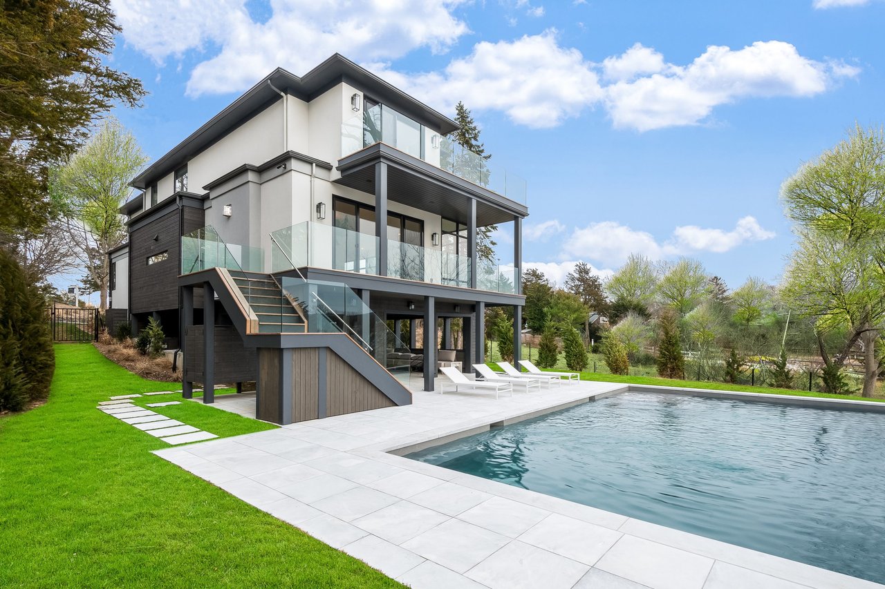 148 Redwood Rd