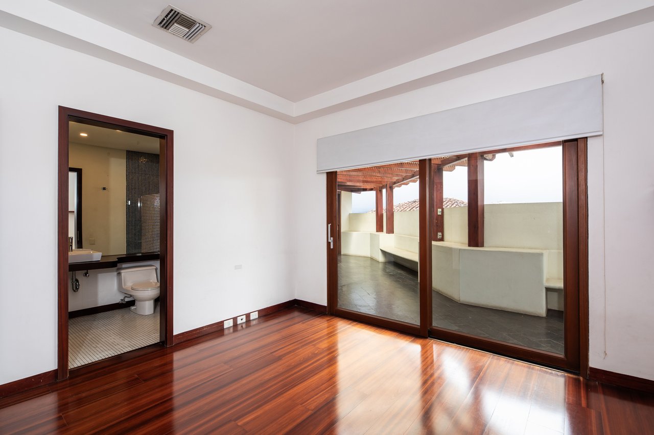 Modern Rented Estate, Escazu, San Jose