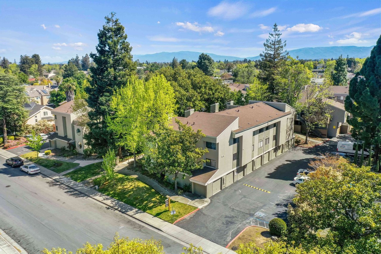 412 Crescent Drive
