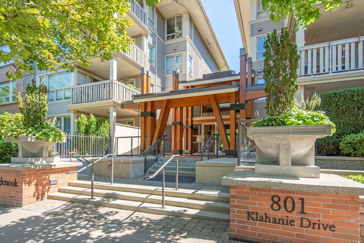 228-801 Klahanie Dr