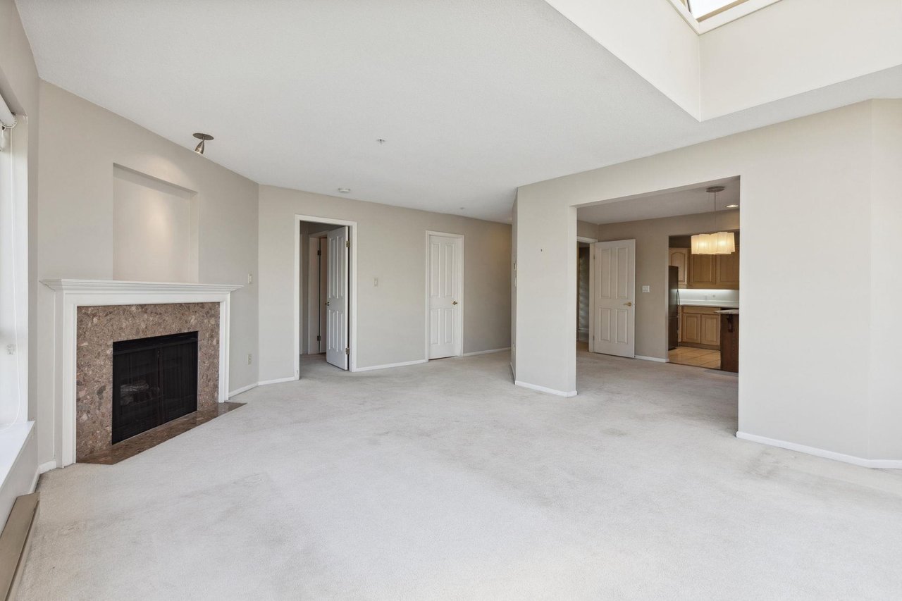 PH2-1859 Spyglass Pl