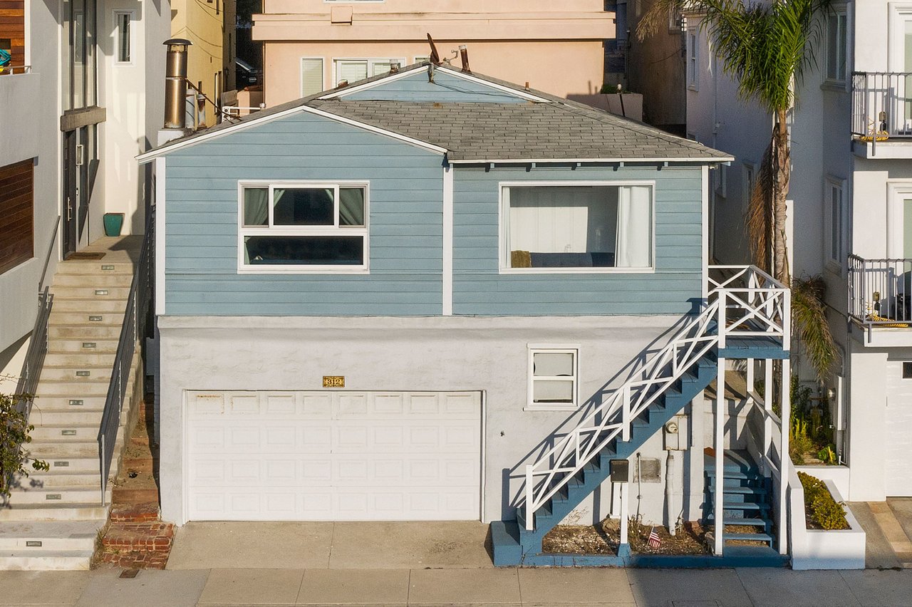Charming Manhattan Beach Cottage