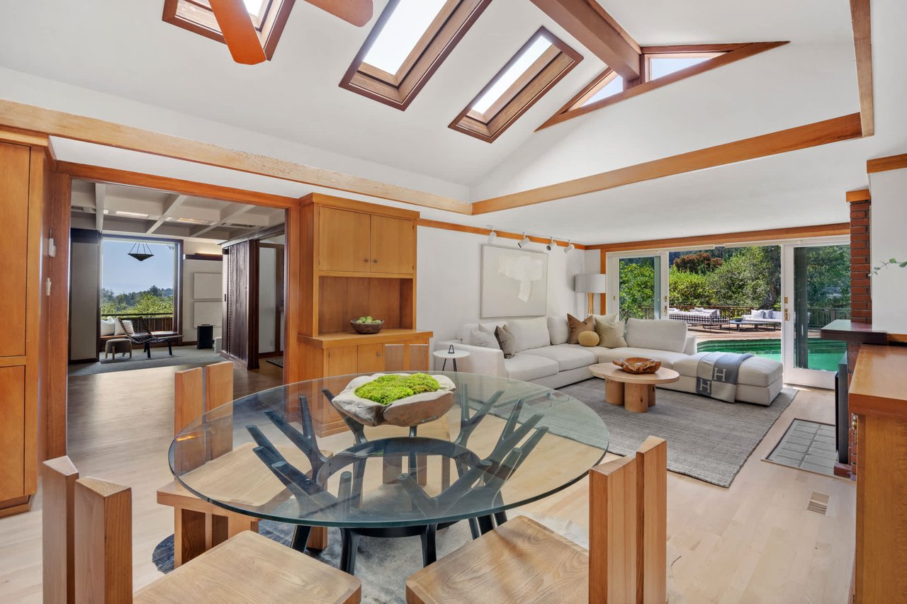 Kent Woodlands Mid Century Retreat
