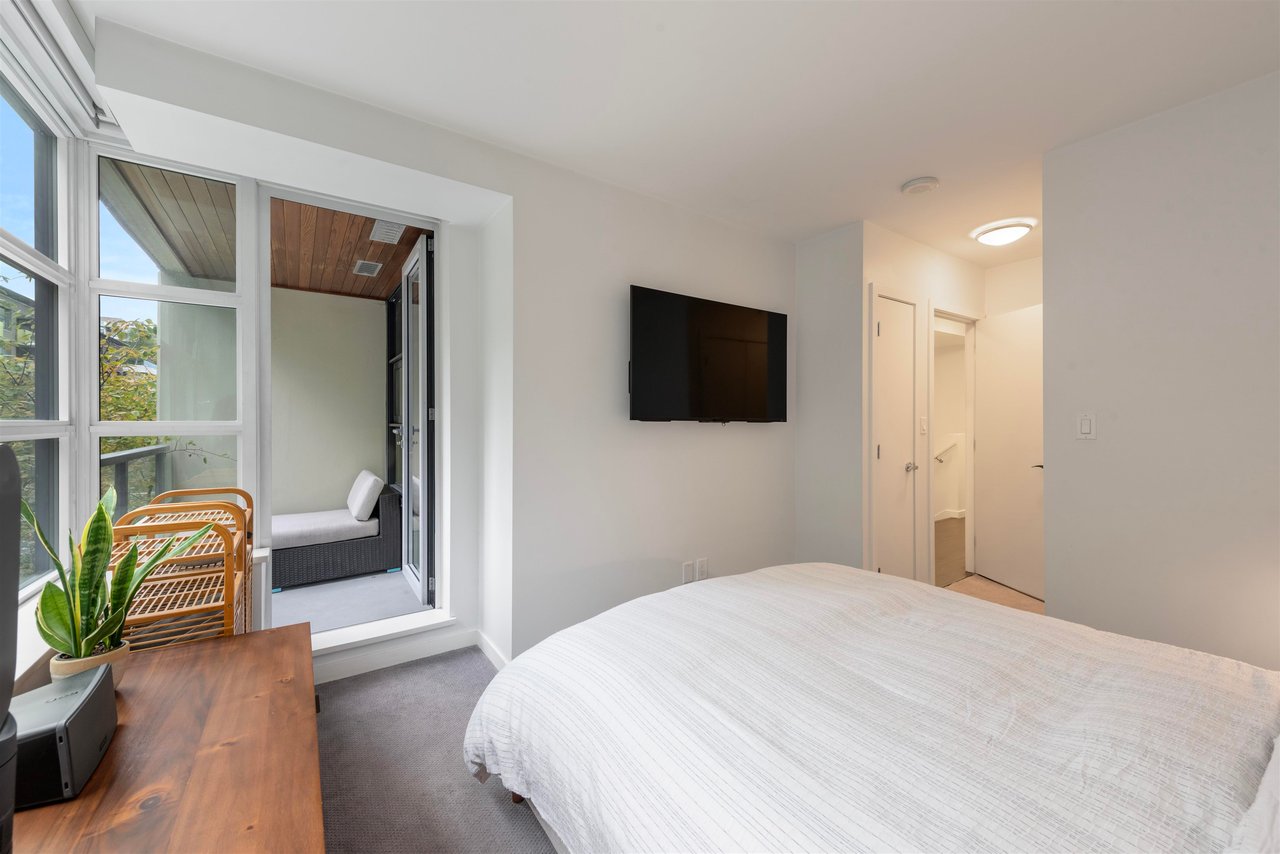 152 W 1st Ave