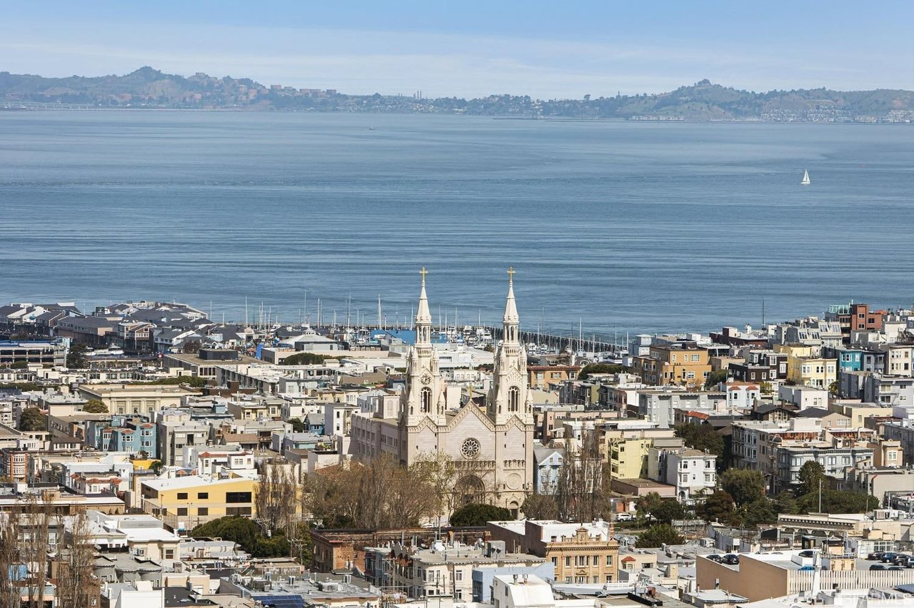 Iconic, Rarely Available Nob Hill Penthouse