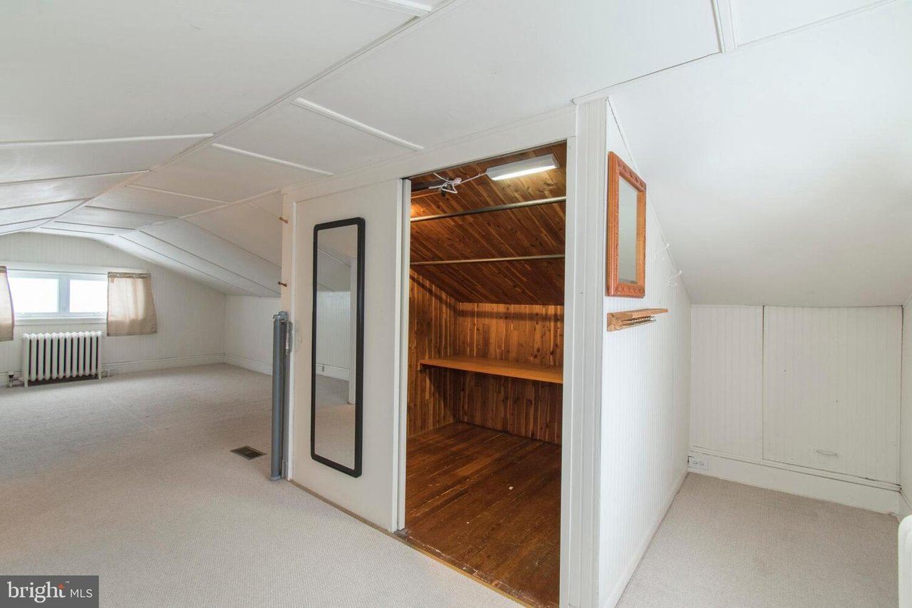 52 WEISS AVE