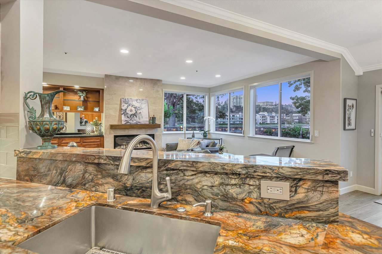 17 Crystal Creek Ct