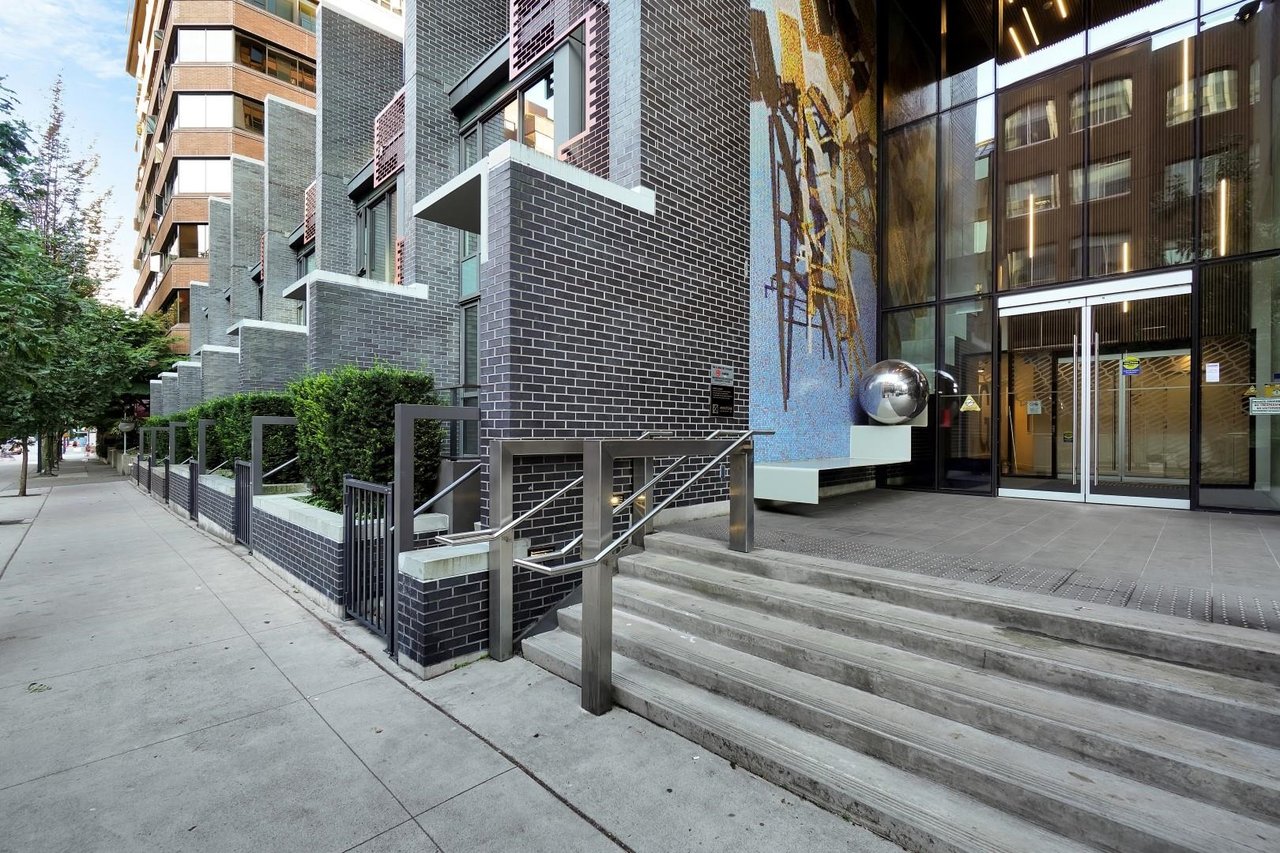 1103-1133 Hornby St