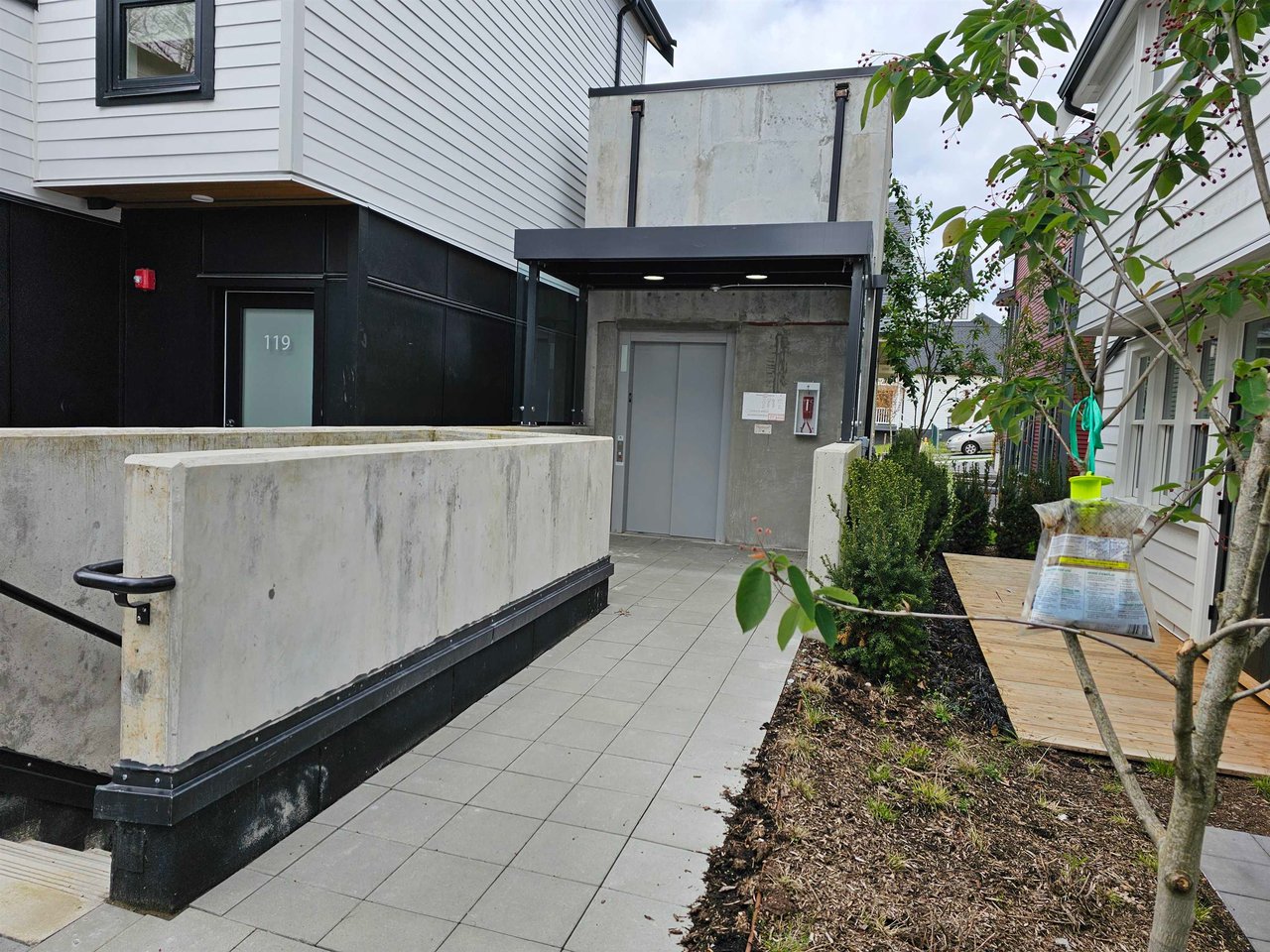 119-1306 Laval Square