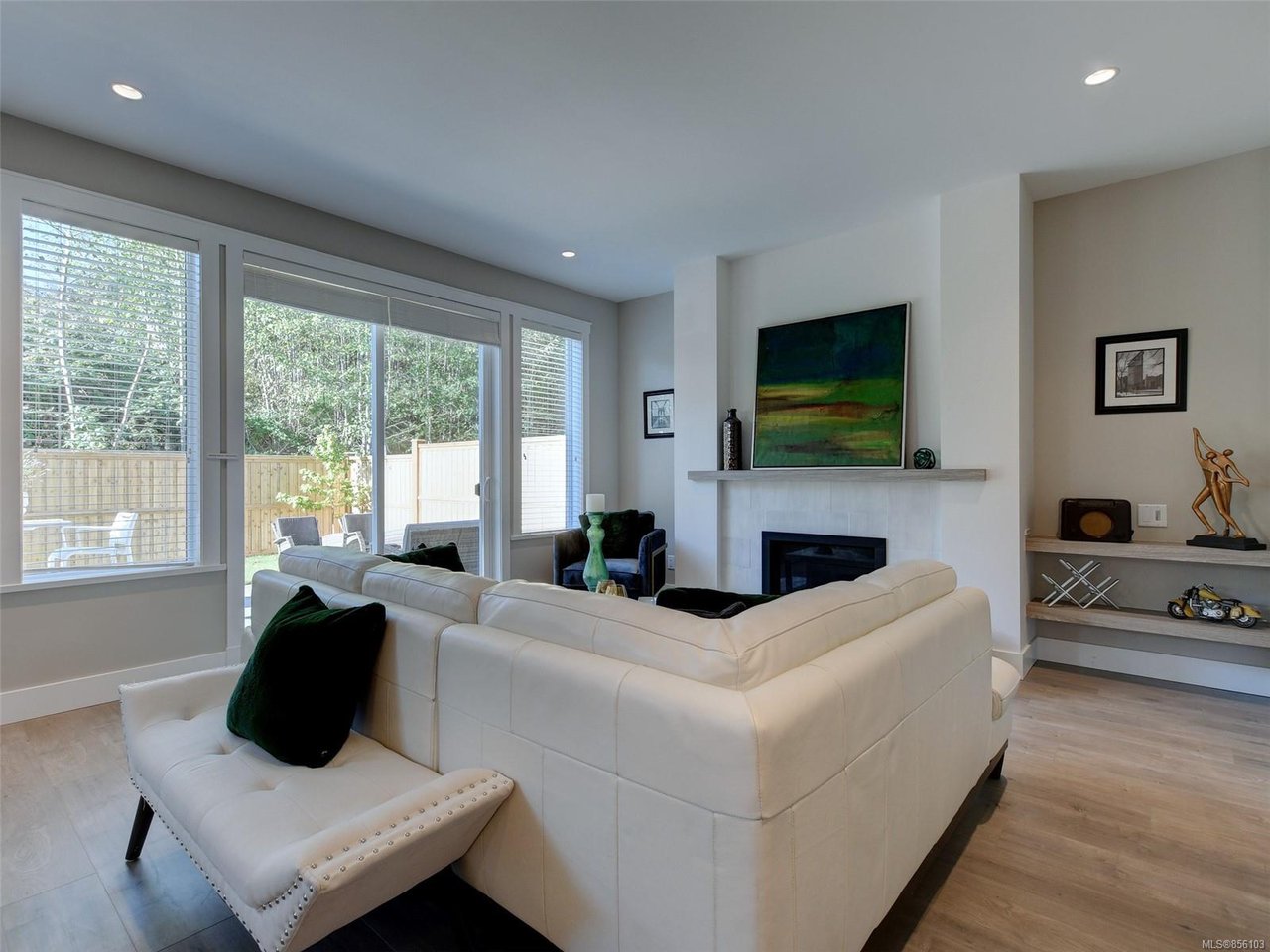 307 Seafield Rd