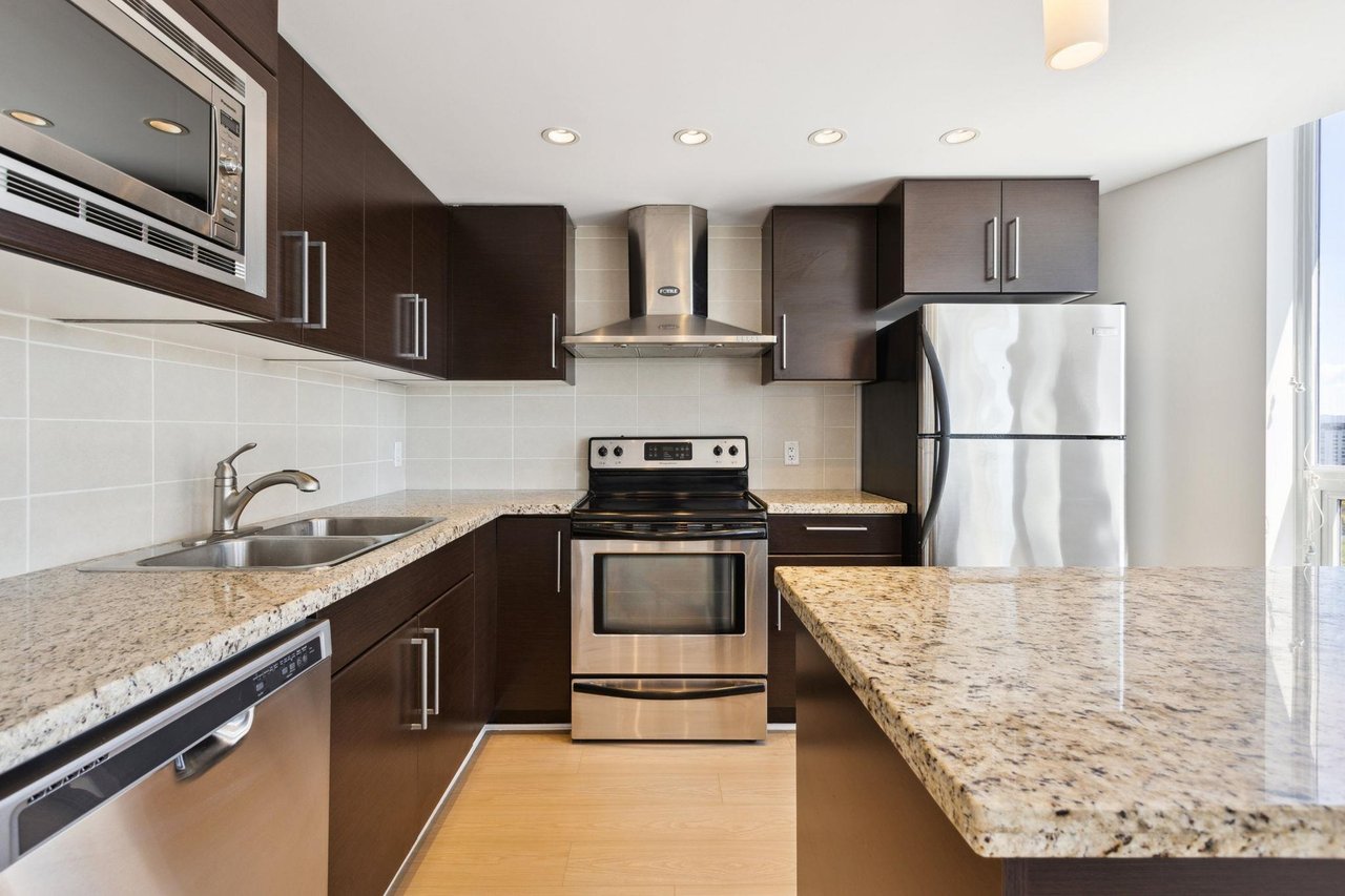 1807-188 Keefer Pl