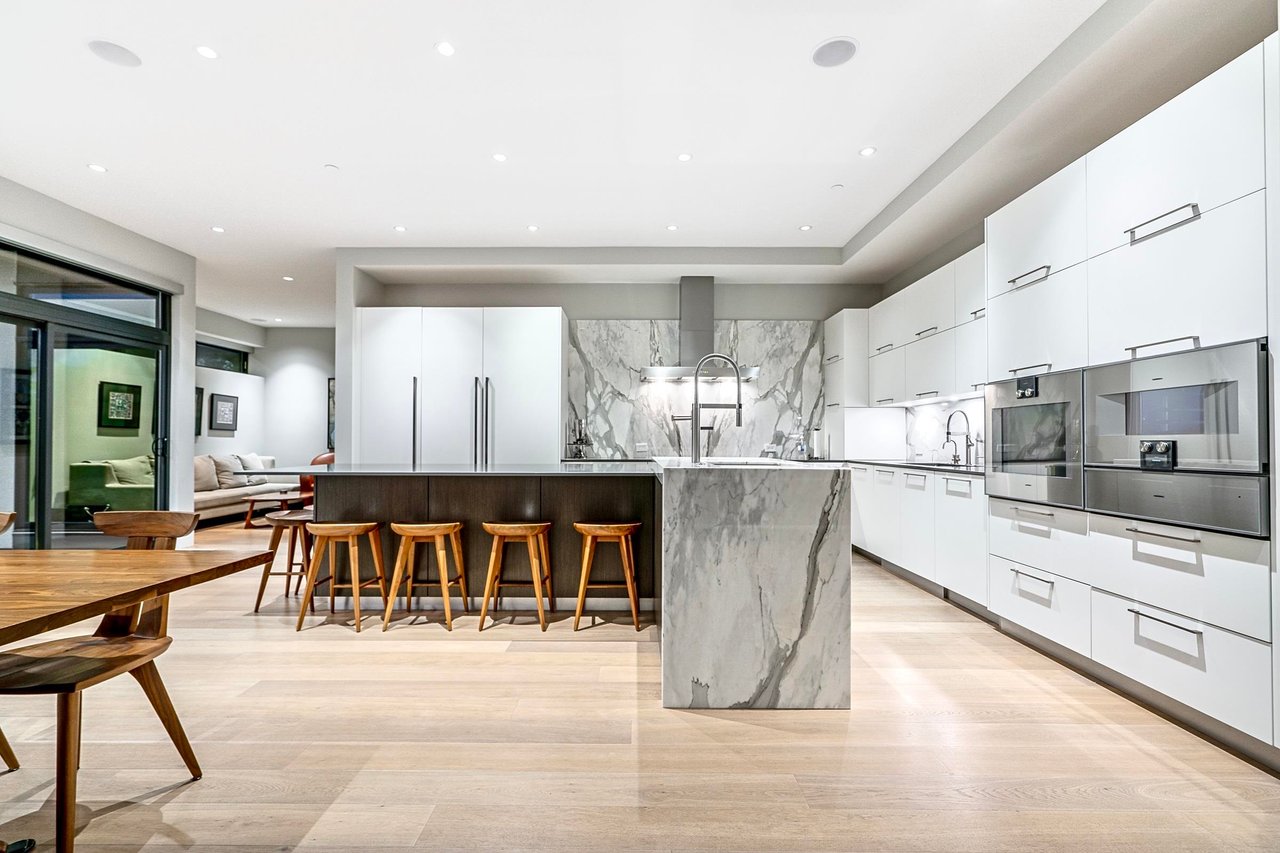 6255 St. Georges Cres