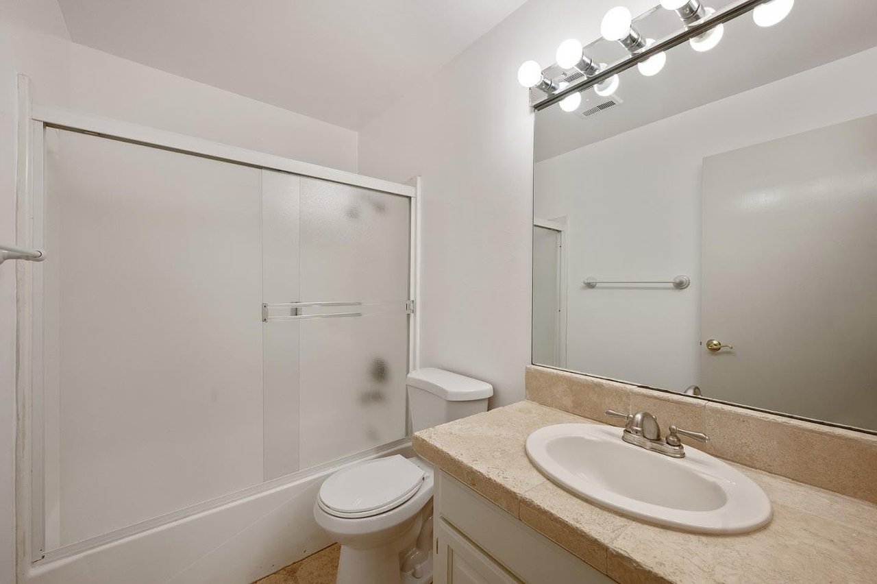 515 Ramona Ct APT 11