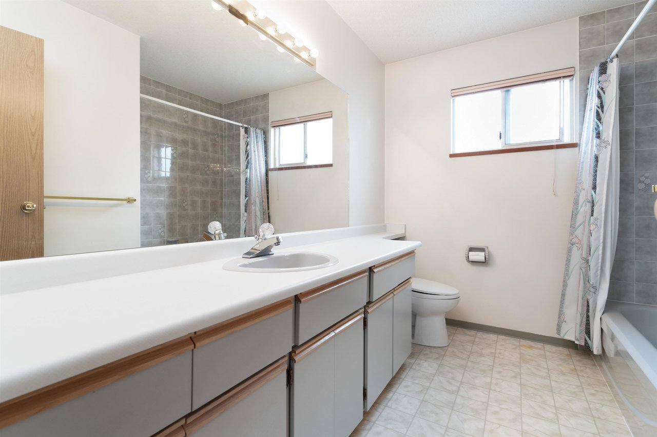 2556 Raven Ct