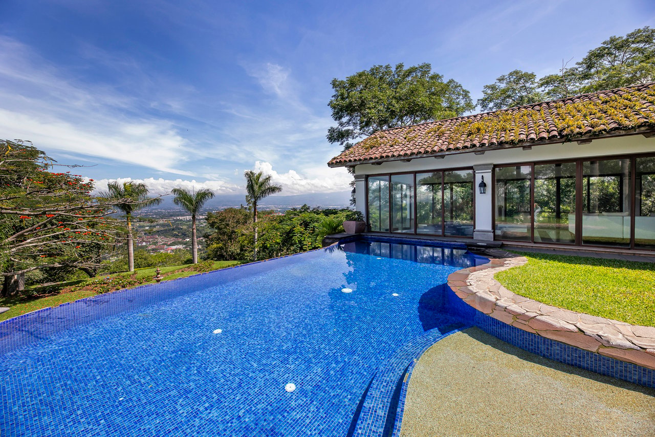 Panoramic View Mountain Estate, Ciudad Colon, San Jose