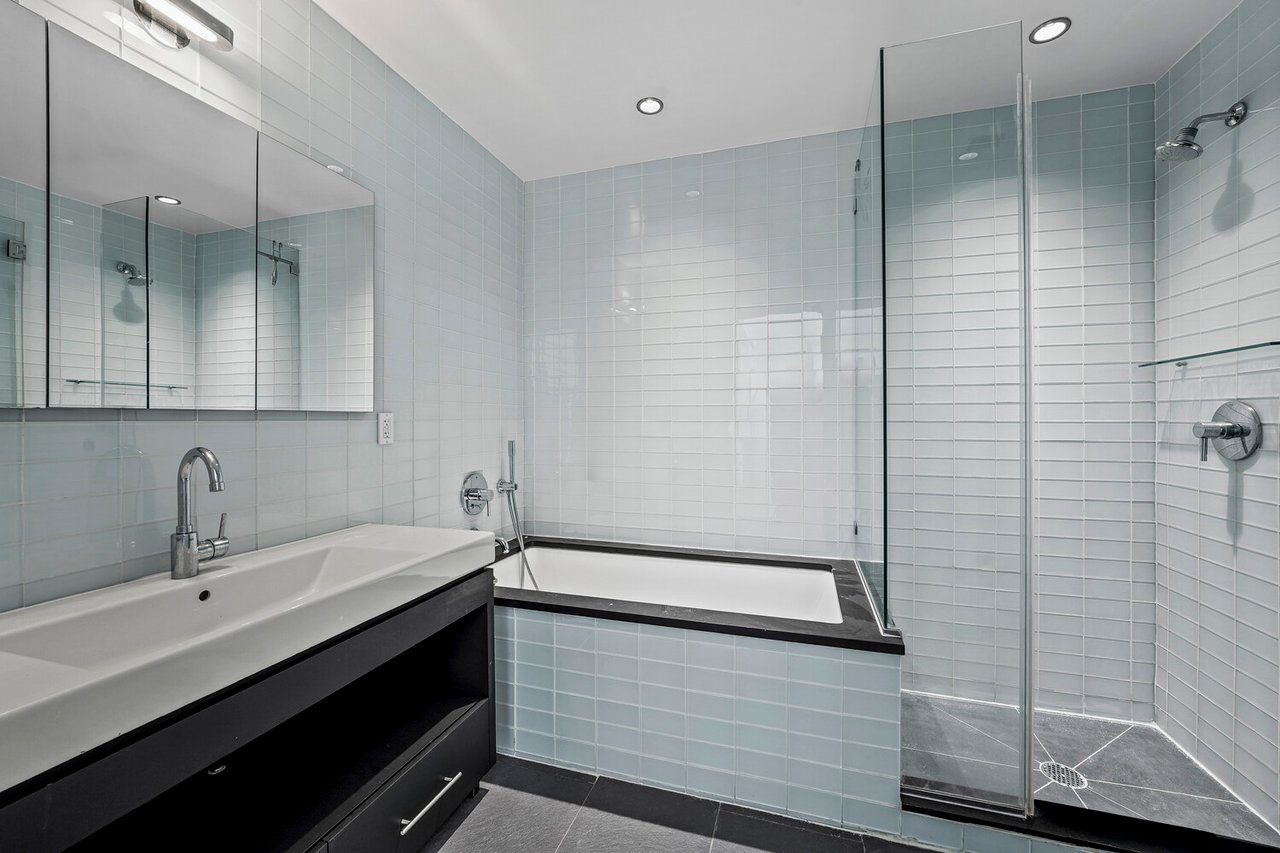550 West 54th Street, Apt 24Y