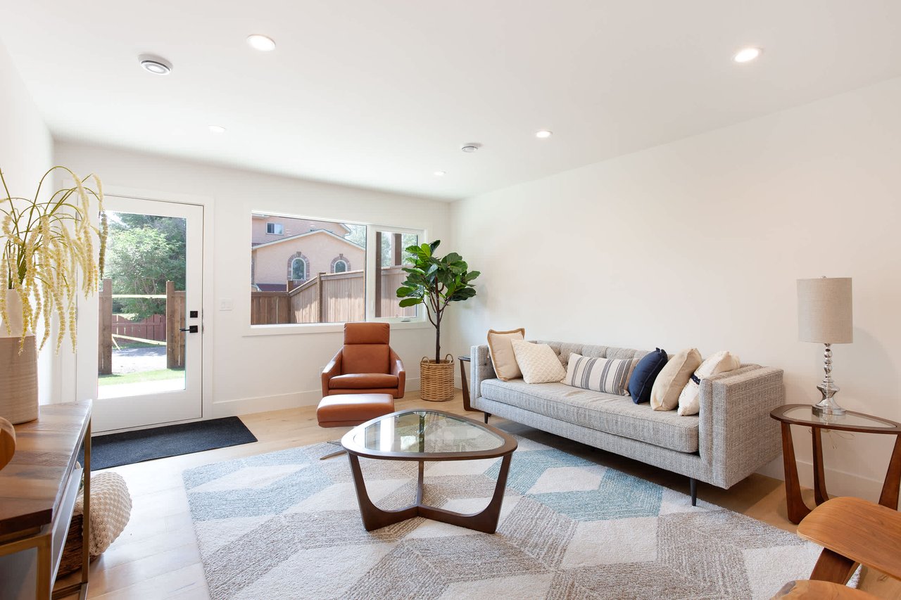 909A 9th Street