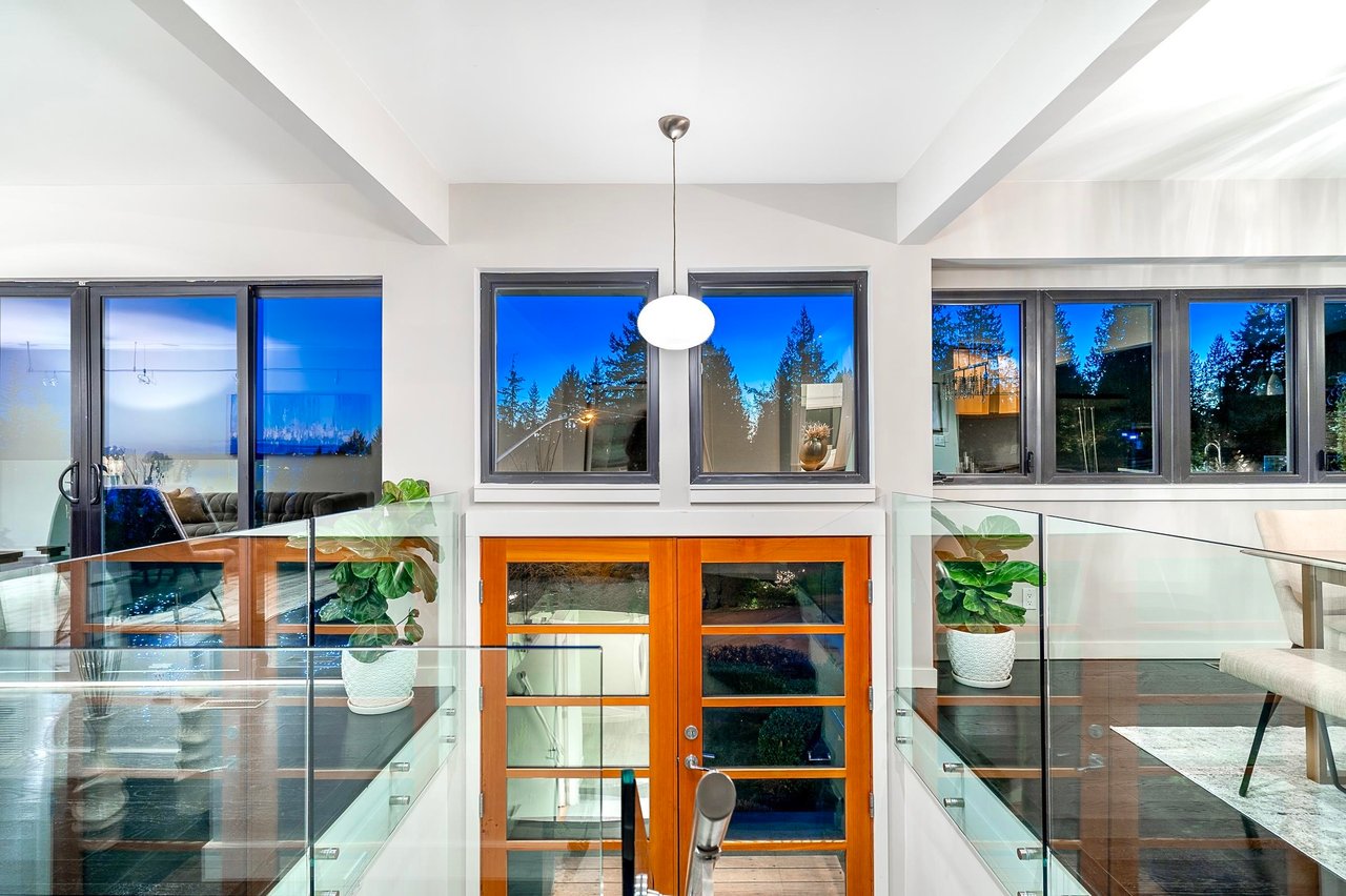 3925 Viewridge Pl