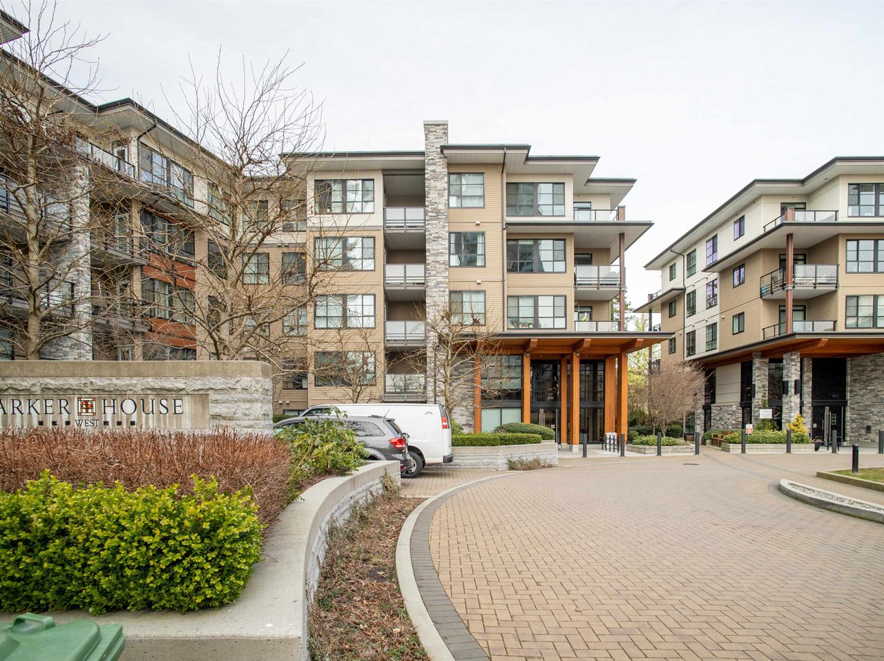 404-1151 Windsor Mews