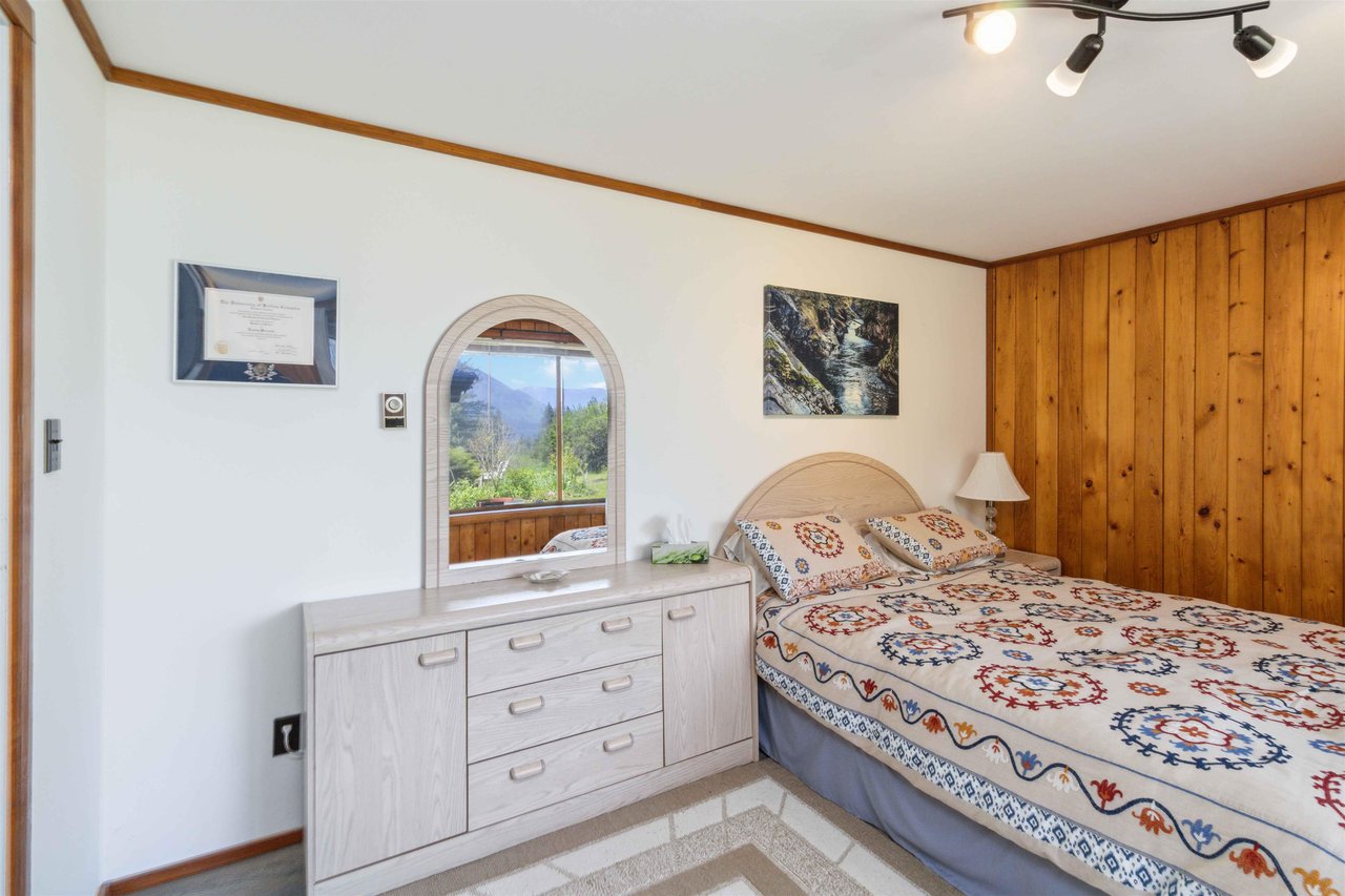 1621 Columbia Valley Rd