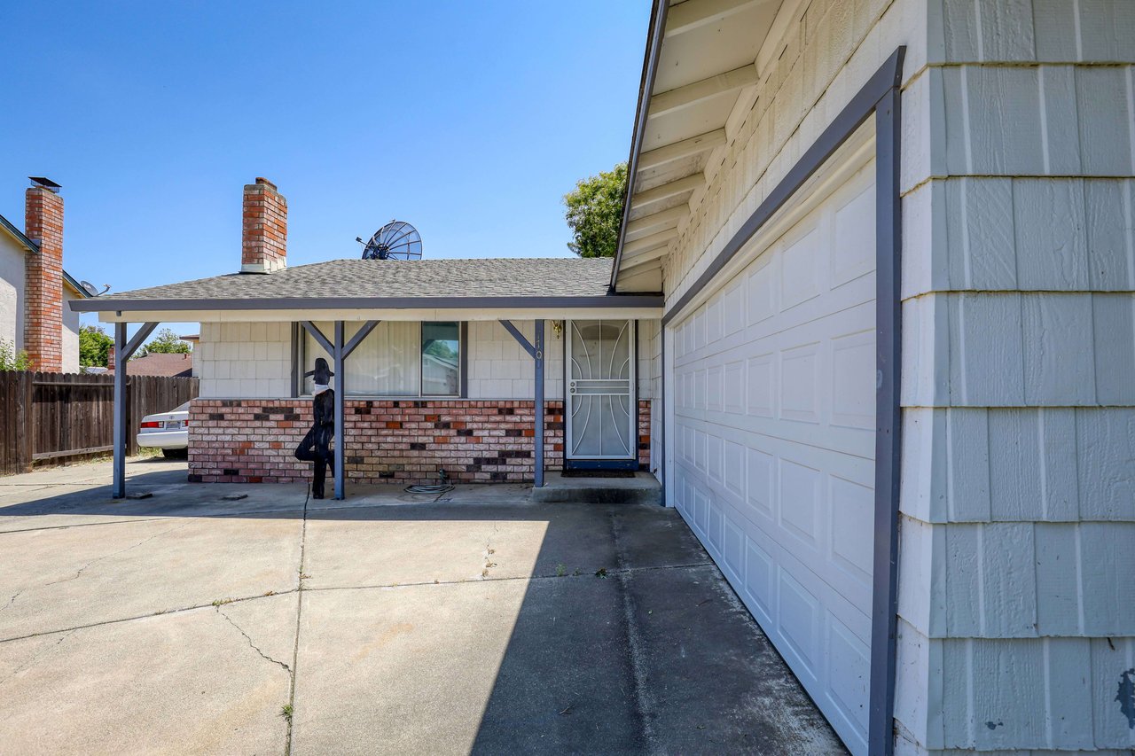  770 N Lincoln St, Dixon, CA 95620