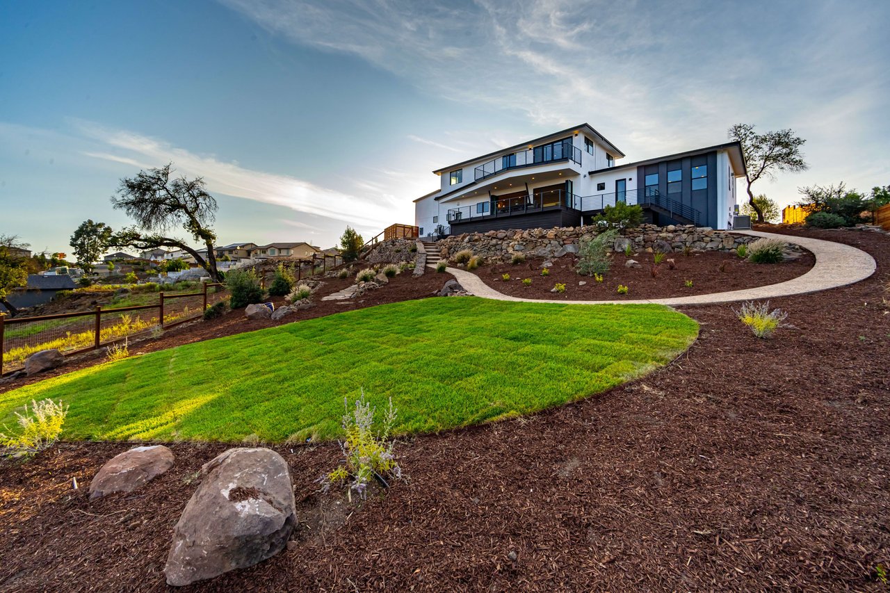 3927 Rincon Ridge Drive