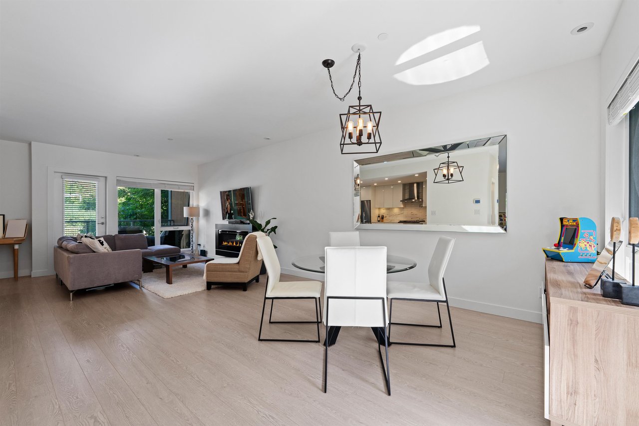 16-3595 Salal Drive, North Vancouver