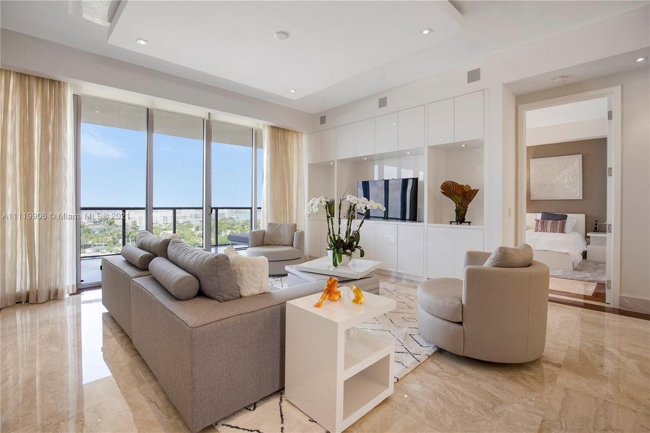 9705 Collins Ave, #1403N