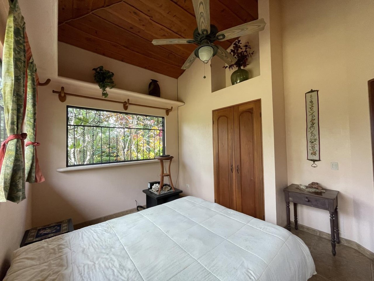 5.2 Acres, 2 Bedroom Home With 60 Ft Infinity Lap Pool, 1 Bedroom Guest House, Ocean View!