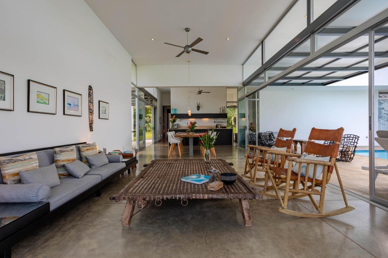 Mariposa , Luxury Modern Home With Guest House