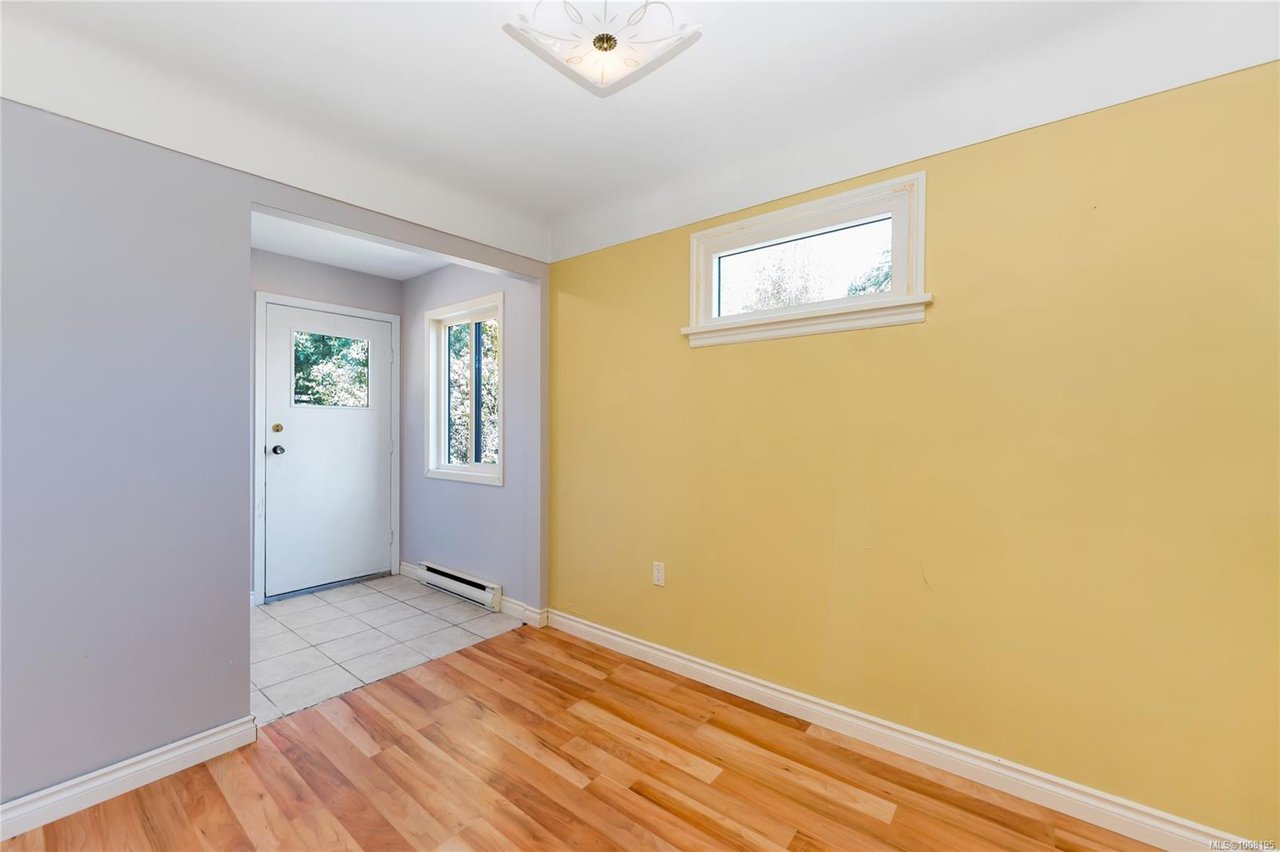 902 Forshaw Rd