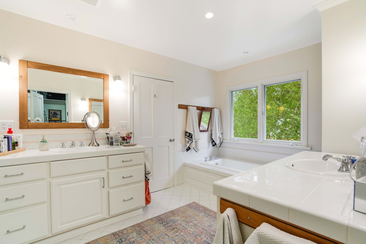 12184 Laurel Terrace Dr
