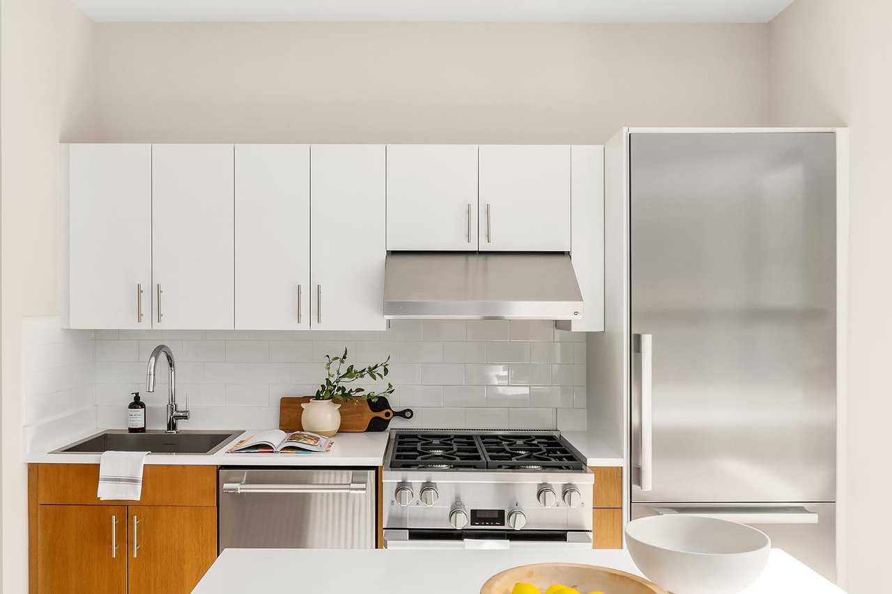 20 West Street, Apt 18-F