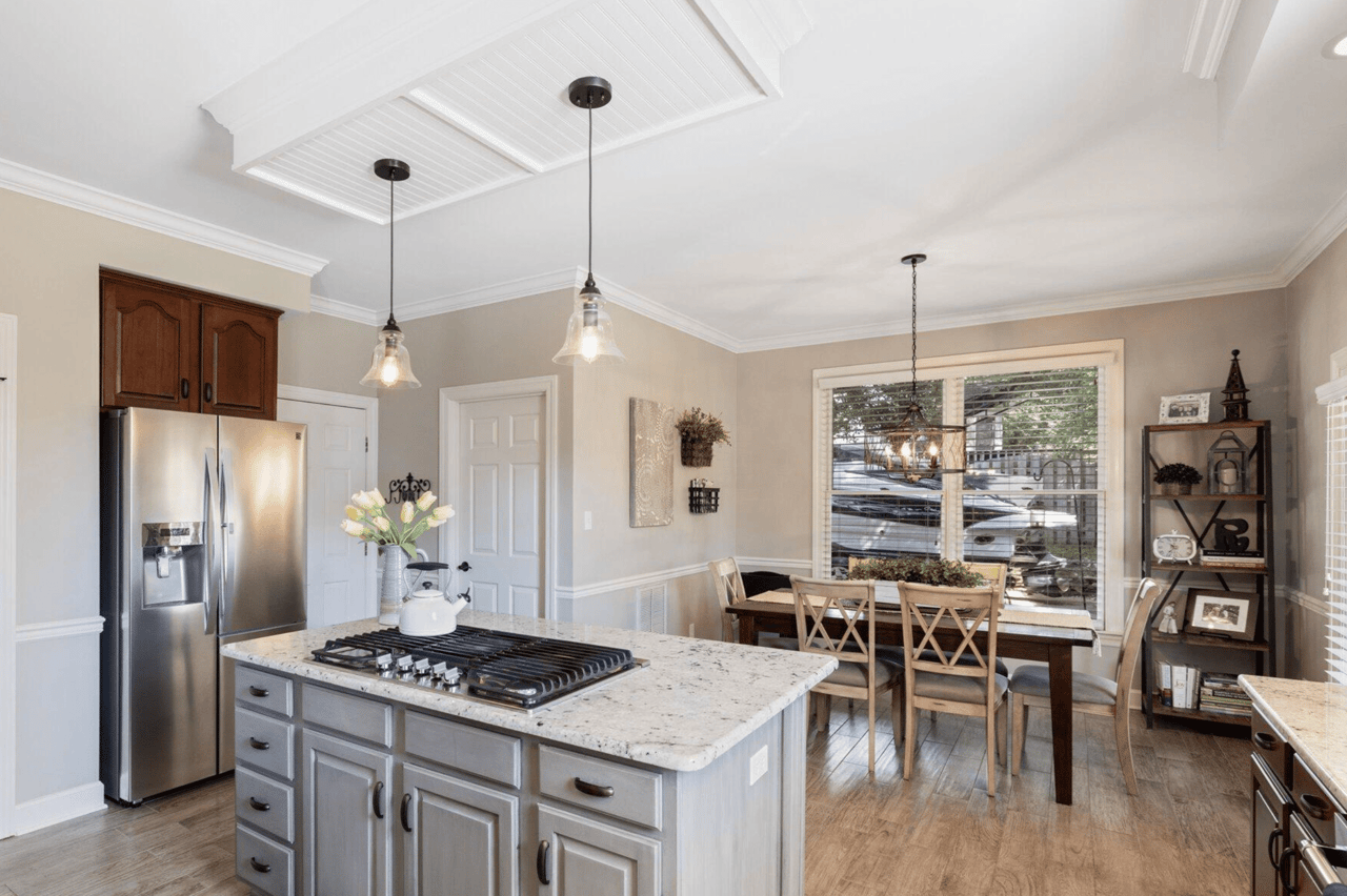 10508 Eagles View Dr