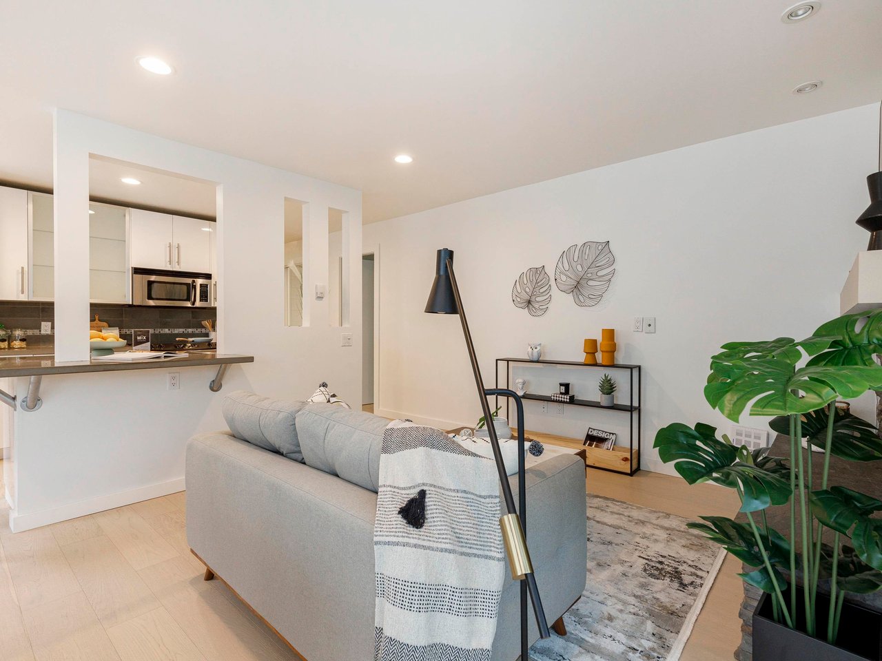 204-2770 Burrard St