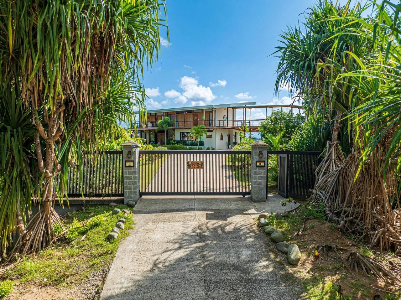Modern Mountain View Estate, Manuel Antonio, Puntarenas