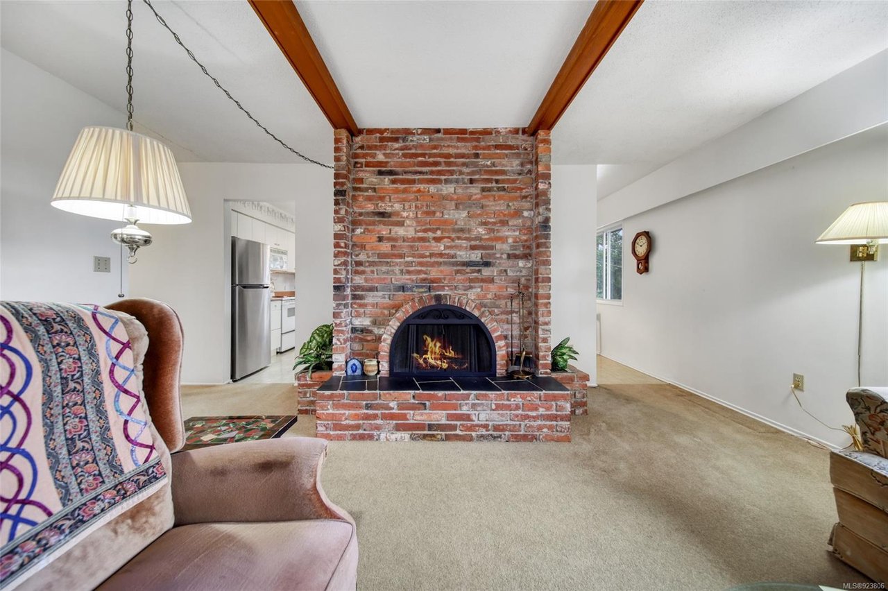 4086 Tracey St