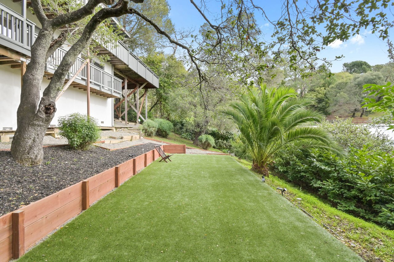 33 Bonnie Brae Dr