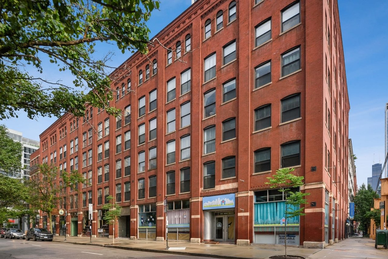 225 W Huron St, #515
