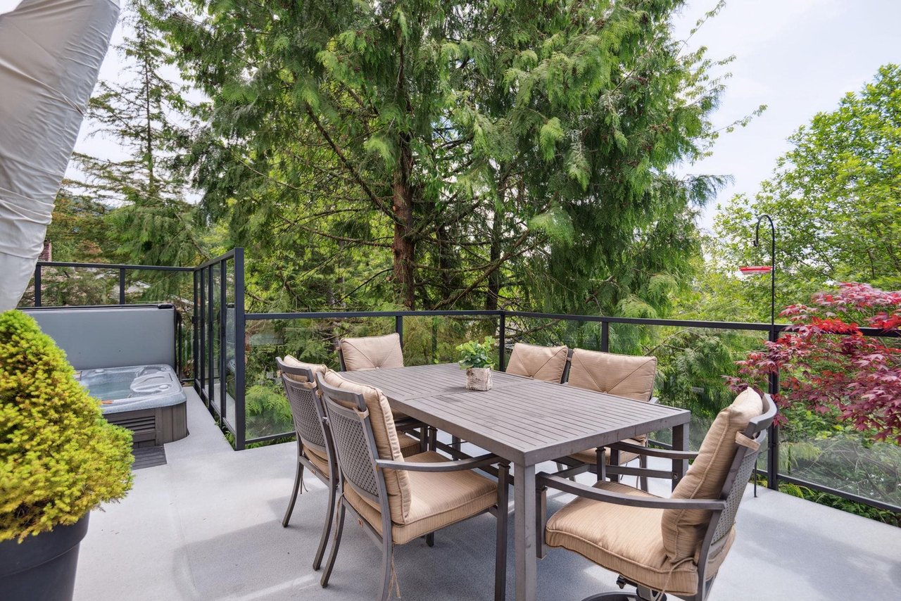 1253 Bracknell Cres