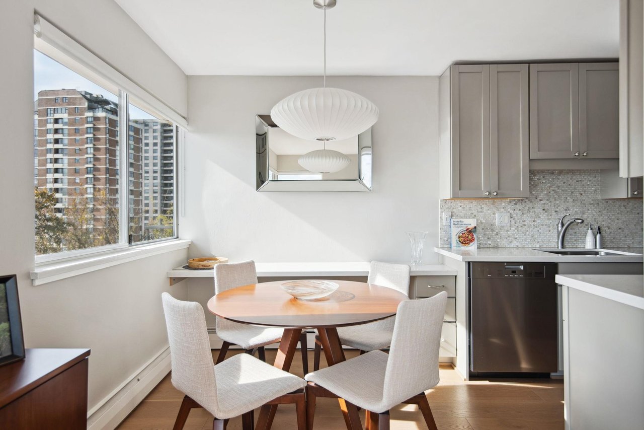902-1930 Marine Dr