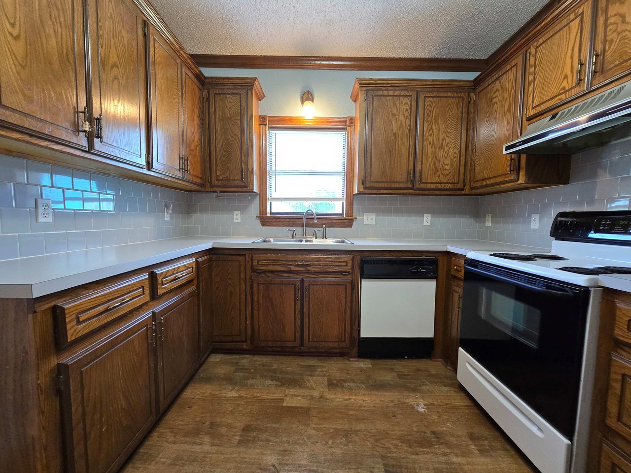 1629 N Louisa