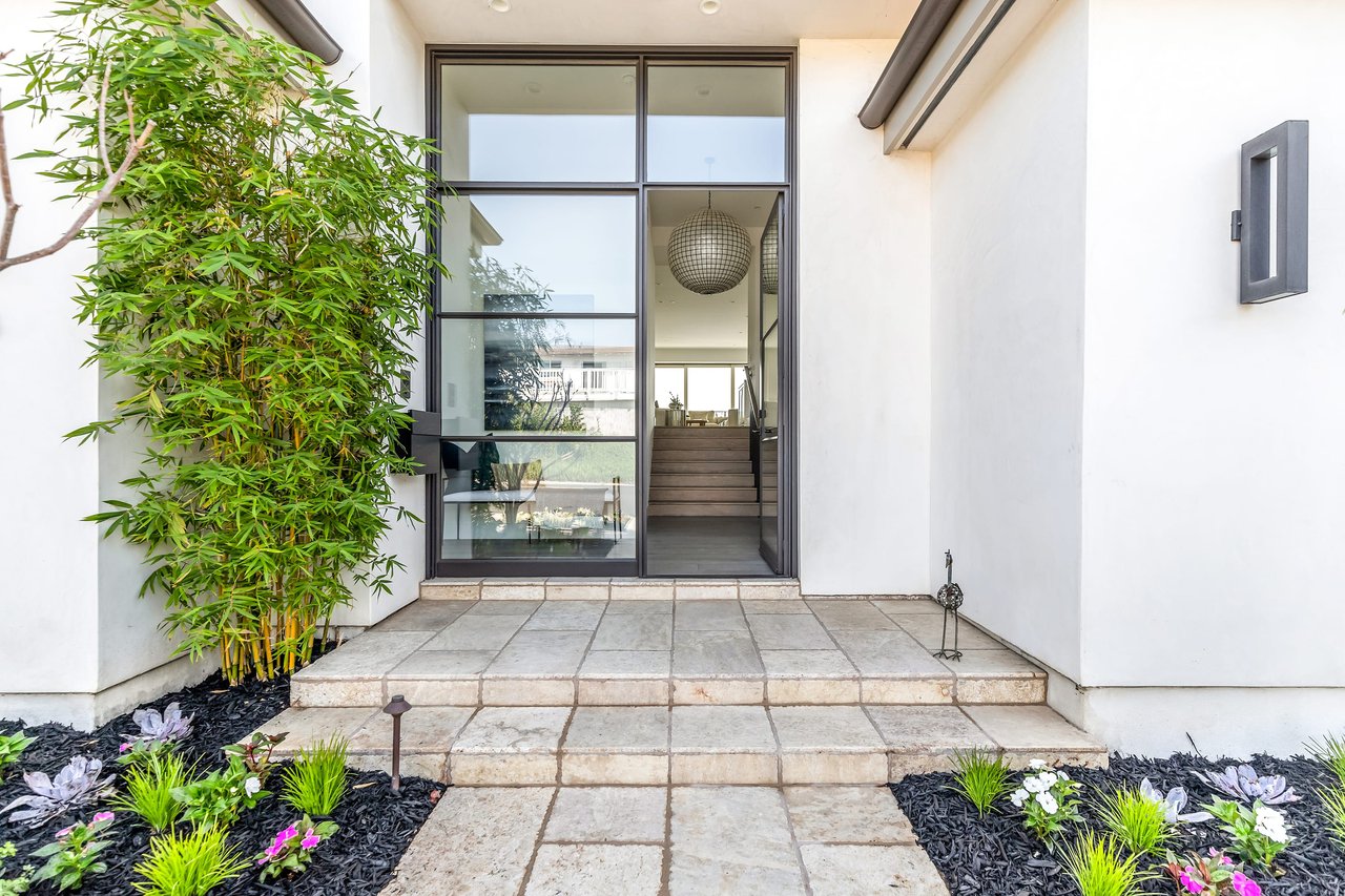 448 Serra Drive