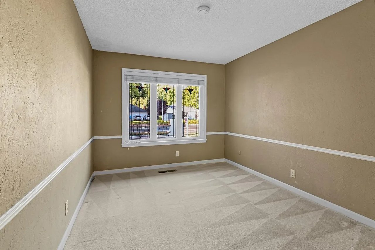 4618 Del Valle Pkwy
