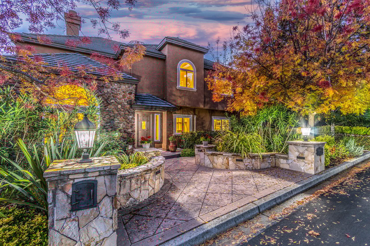 3731 Deer Trail Dr