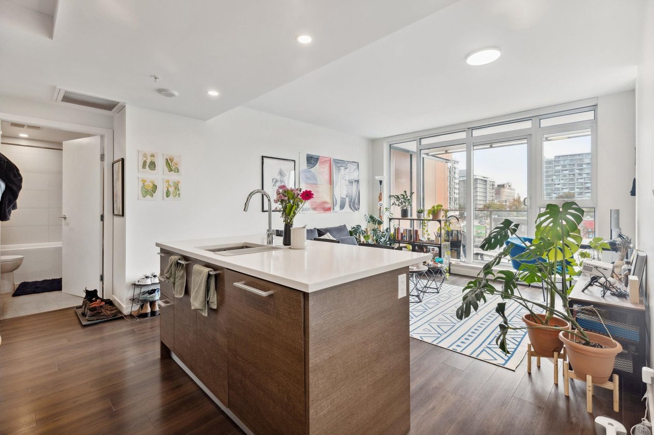 509-285 E 10th Ave