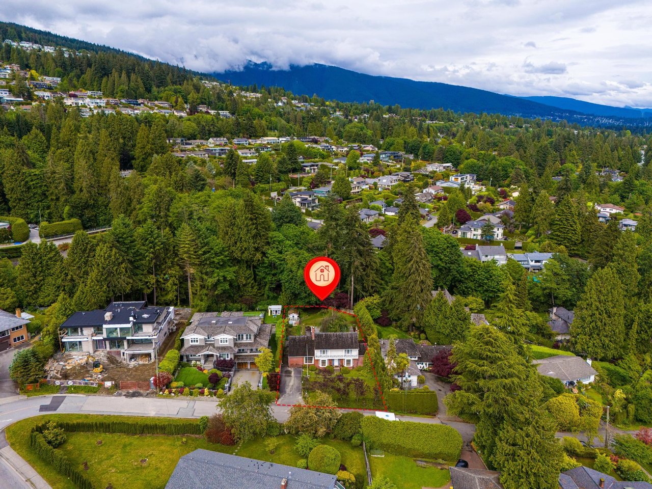 2050 Westdean Cres Cres