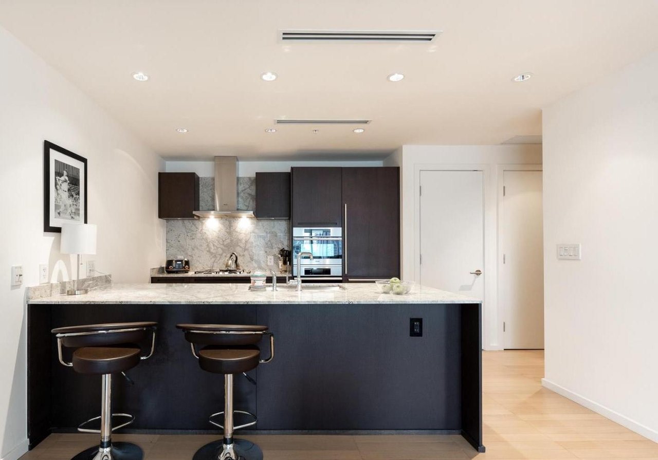 Suite 2604 -180 University Avenue