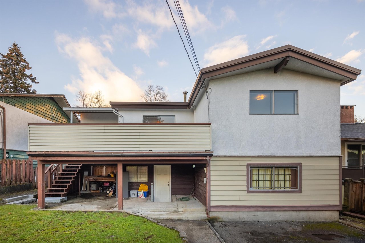 2636 E 53rd Ave
