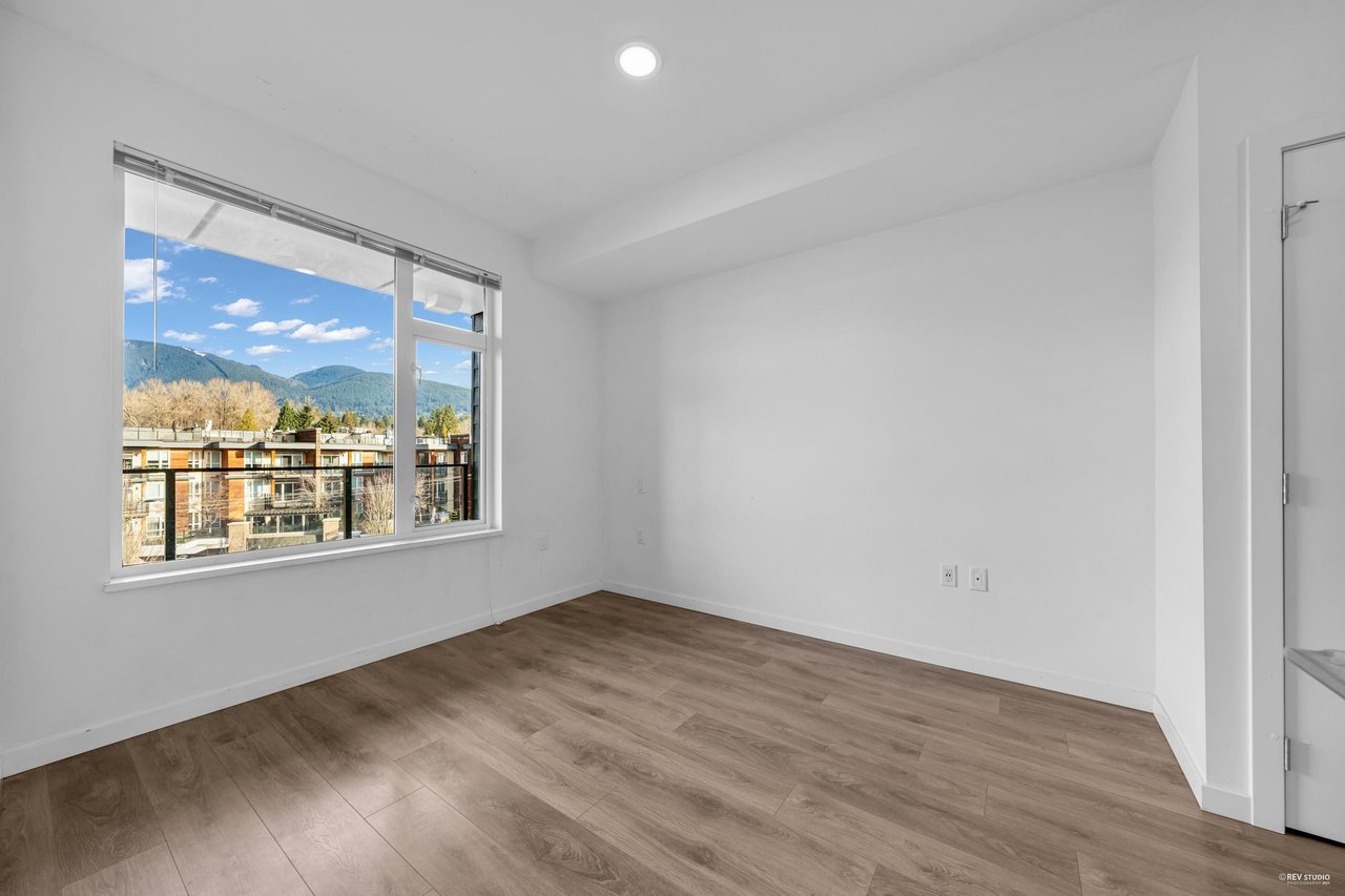 416-725 Marine Dr